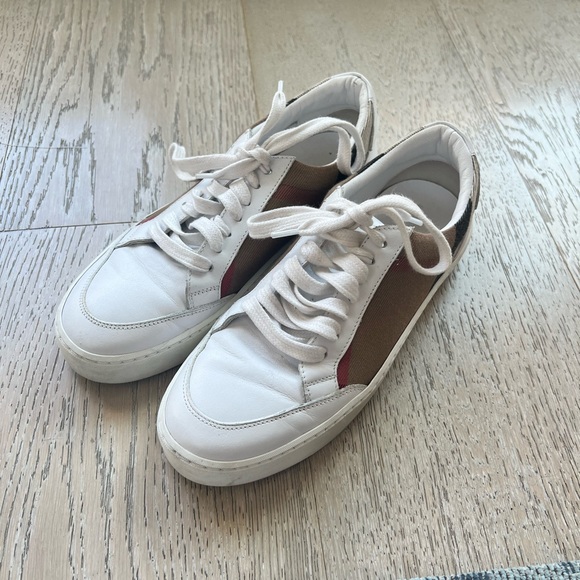 Burberry sneakers size 5 - Picture 2 of 10